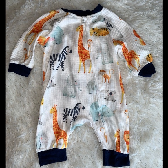 Baby Boy All Over Cartoon animals Design Long-sleeves Baby Jumpsuit. 0-3 M - Picture 2 of 9
